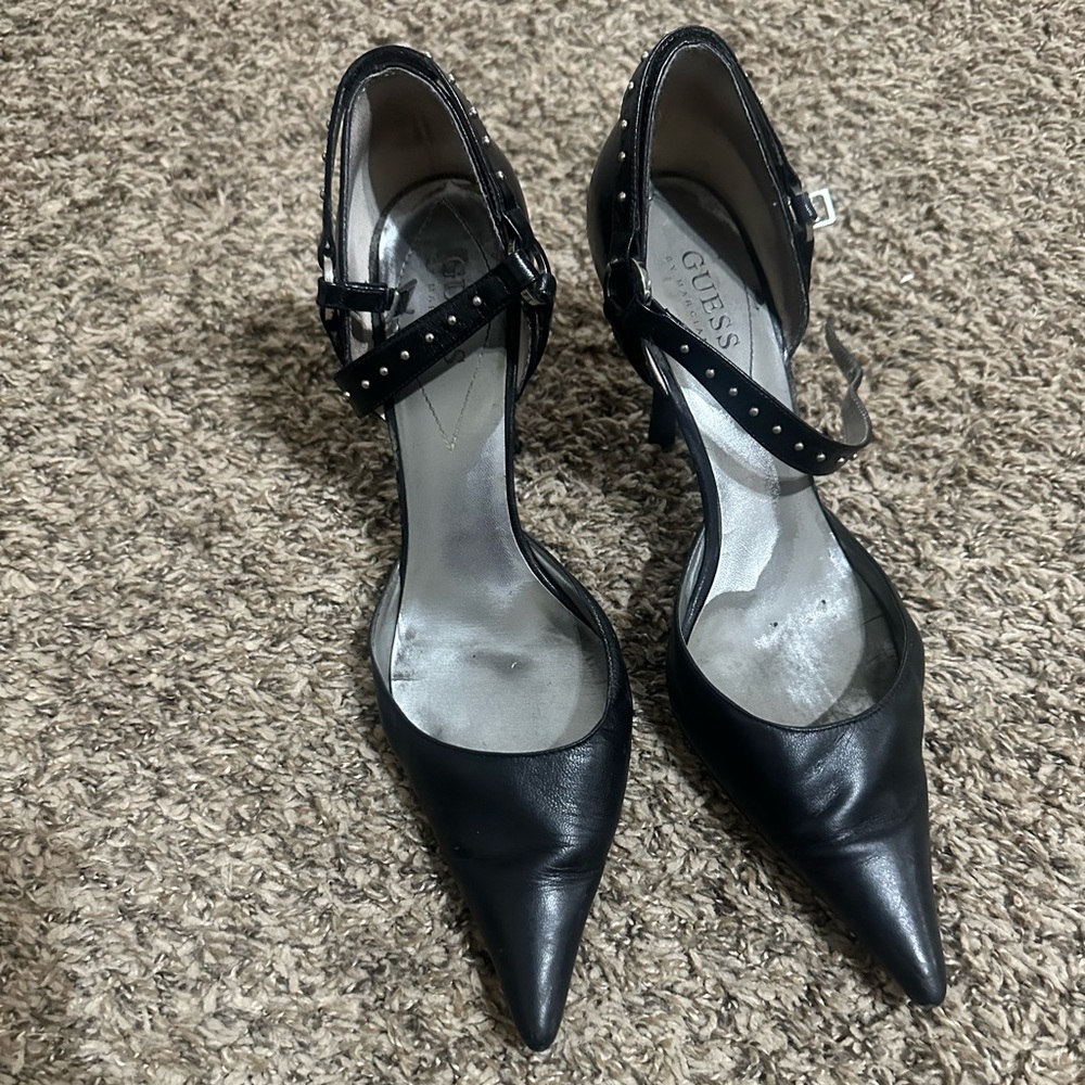 GUESS Black Pointed Toe Heels